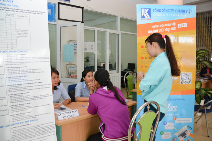 Xí nghiệp May Khatoco tham gia sàn giao dịch việc làm tại Khánh Hòa