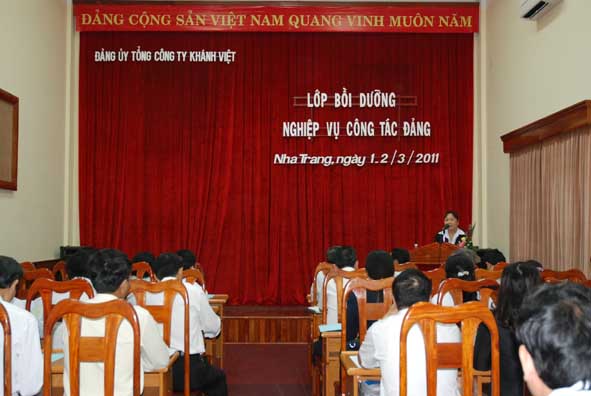 Tổng Công ty Khánh Việt tổ chức lớp bồi dưỡng nghiệp vụ công tác Đảng cho Bí thư, phó bí thư chi bộ và cấp ủy cơ sở.