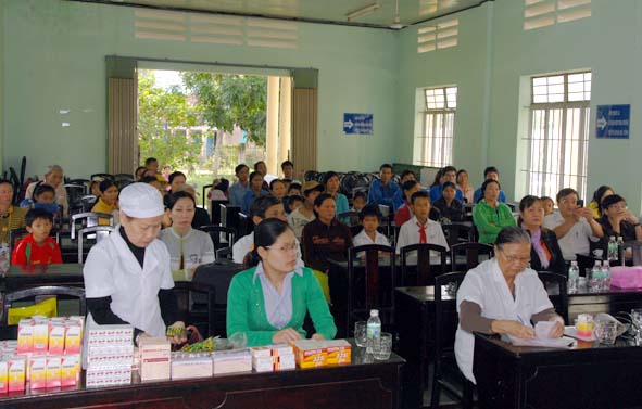 Thăm và tặng quà cho 50 trẻ em khuyết tật tại xã Ninh Thân – huyện Ninh Hòa