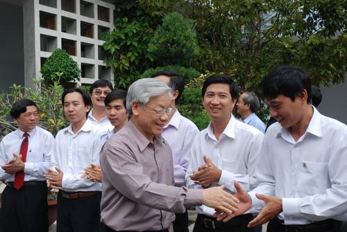 Chủ tịch Quốc hội Nguyễn Phú Trọng đến thăm và làm việc với Tổng Công ty Khánh Việt