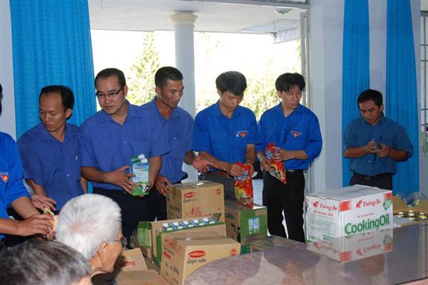 Tổng Công ty Khánh Việt thăm hỏi và tặng quà tết Trung tâm bảo trợ xã hội tỉnh Khánh Hòa