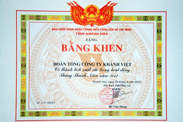 Đoàn cơ sở Tổng công ty Khánh Việt nhận bằng khen tháng thanh niên năm 2012
